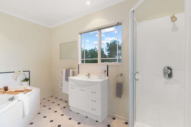 53 Willow Park Drive Opaki_20