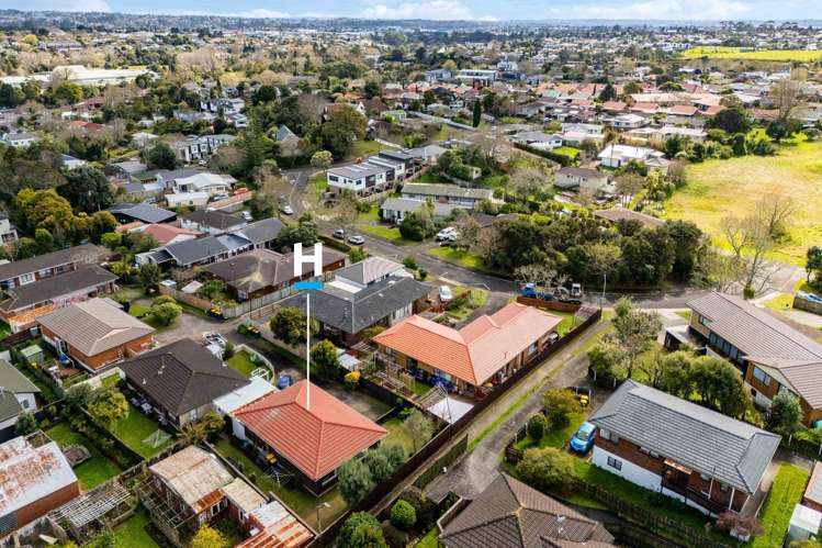 2/11 Ciprian Place Henderson_22