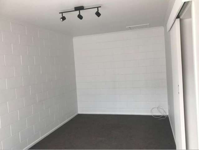 2/18 Aubrey Street Regent_4