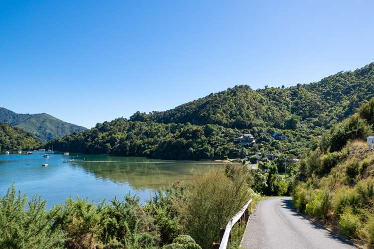 2393 Queen Charlotte Drive Anakiwa and Surrounds_17