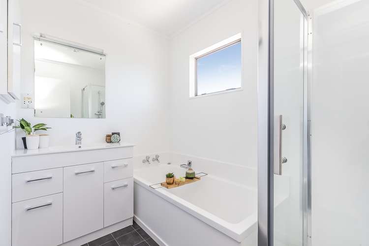 24 John Witton Drive Crofton Downs_11