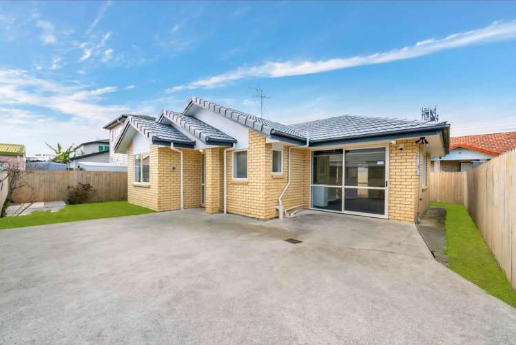 1/36A Kenderdine Road Papatoetoe_0