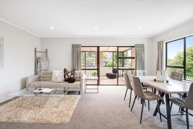 2/4 Eagle Place Red Beach_4