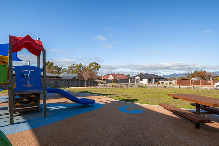 14 Vorbach Place Renwick_11