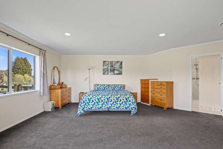 1484 Egmont Road Egmont Village_15