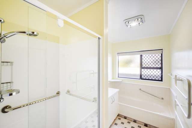 2/52 Avondale Road Taradale_2