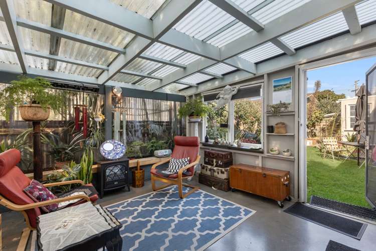 8 Omata Road Westown_8