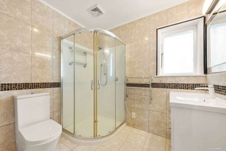 33 Puketea Street Blockhouse Bay_12