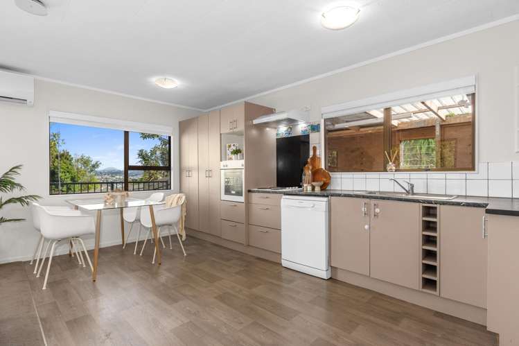 8 Panorama Drive Parahaki_1