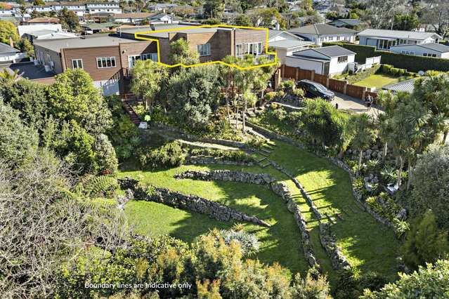 A Rare Sanctuary of Space, Sun & Garden Views