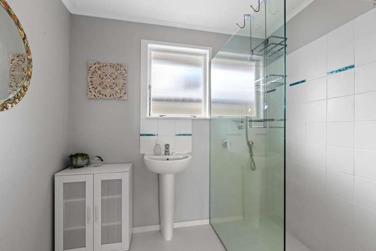 43 Rewarewa Road Te Atatu Peninsula_17