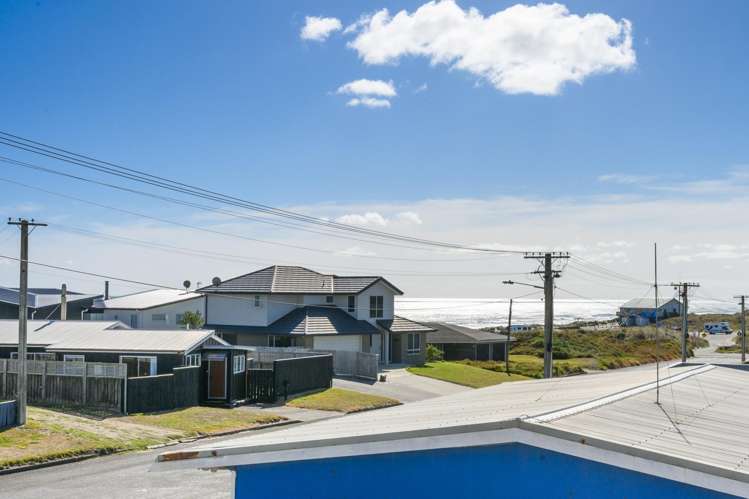 17 Marine Parade Foxton Beach_45