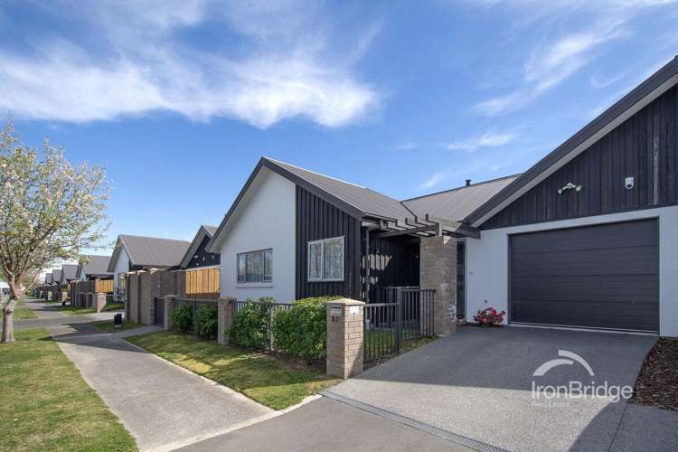 27 Farnborough Way Rolleston_1