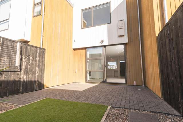 12 Kapia Road 11410_1