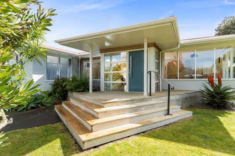 15 Stirling Grove Greerton_15