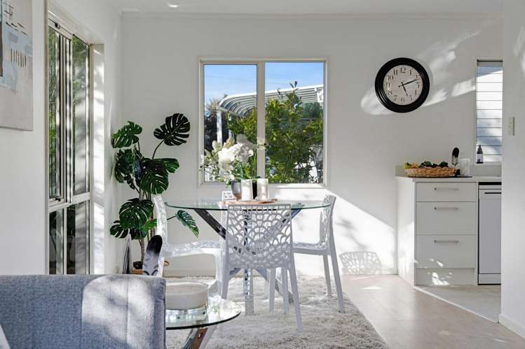 2/66 Coronation Road Hillcrest_8