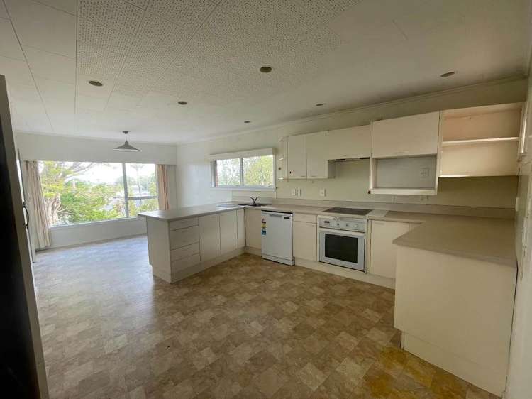 115 Sunrise Avenue Murrays Bay_10