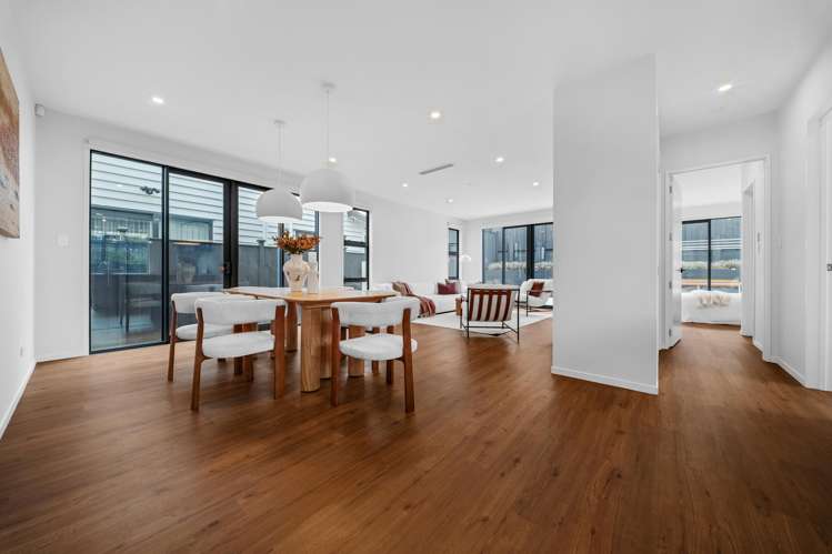 1 Meadowridge Drive Flat Bush_7