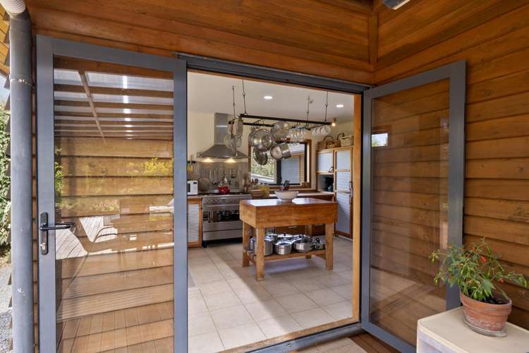 285 Gibbons Road_5