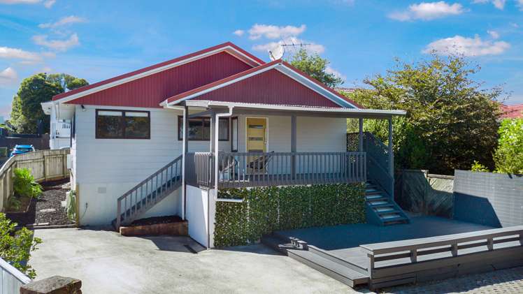 2/219 Glenfield Road Hillcrest_2