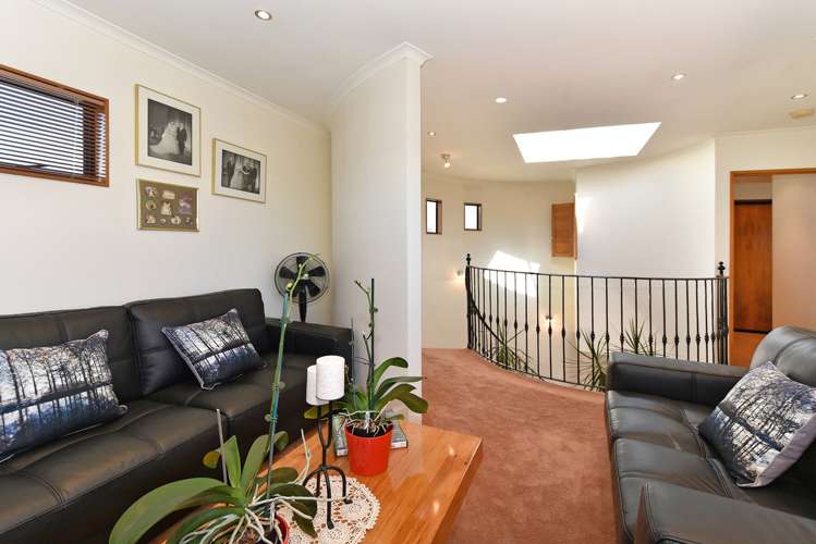 6 Di Pierri Way The Wood_16