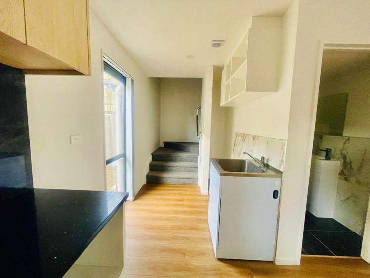 10B Benton Place Manurewa_3