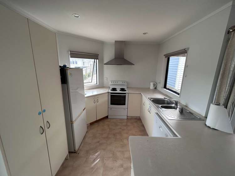 2/250 Wairau Road Glenfield_5