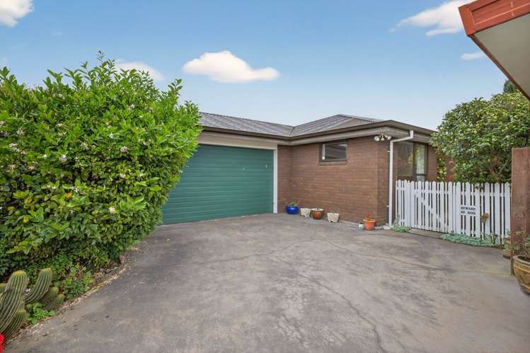 2/58a Daniels Road Redwood_14