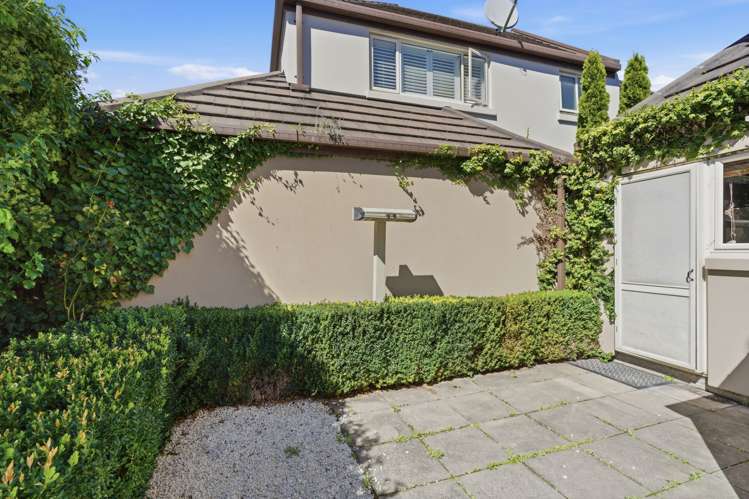 2 Clissold Street Merivale_18