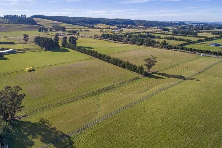 135 Davis Road Cust_5