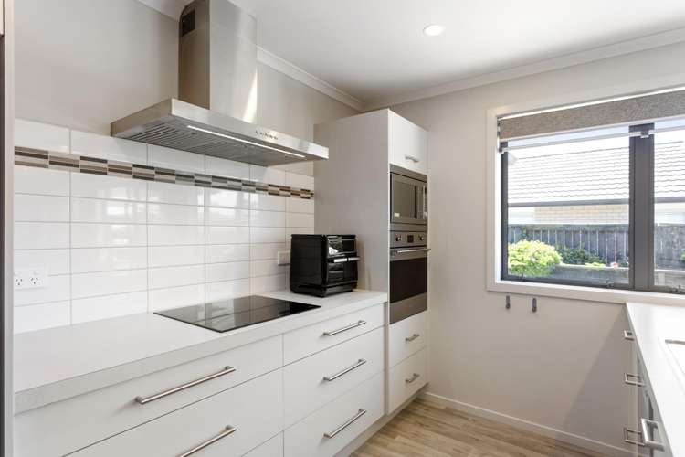 8 Livingstone Drive Papamoa_9