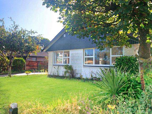 BURWOOD - 4 BEDROOMS