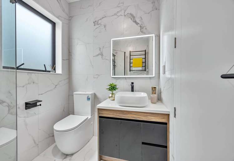 25 Knockanara Drive Flat Bush_18