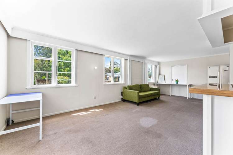 37 Queen Mary Avenue New Lynn_21