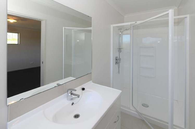 16 Max Landing 1073_8