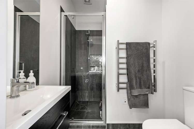 4C Ferry Road Days Bay_10