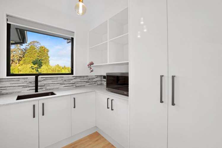 24 Irvines Track Halswell_12