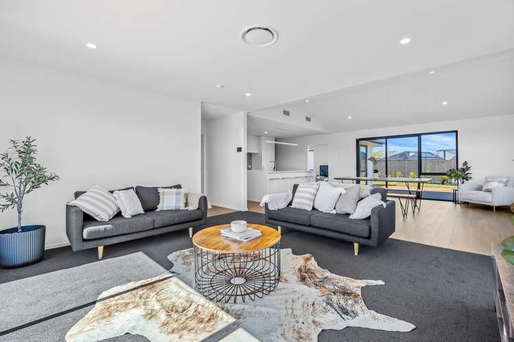 8 Frederick Busch Crescent Rangiora_5