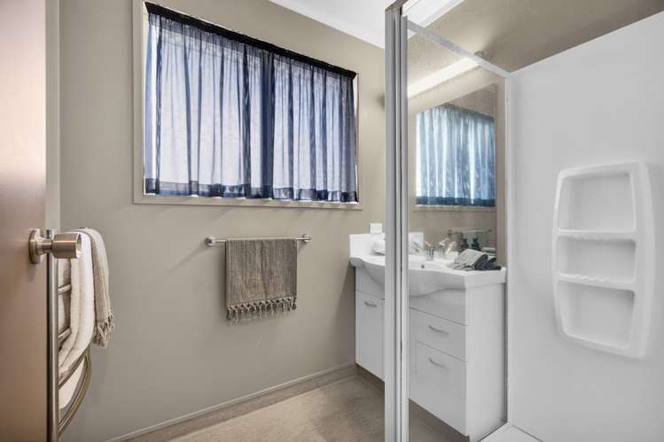 5b Riversdale Drive Merrilands_17