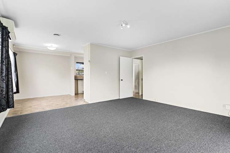 4/14 Beaubank Road Kelston_6