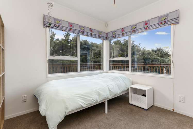 903 West Coast Road Waiatarua_9