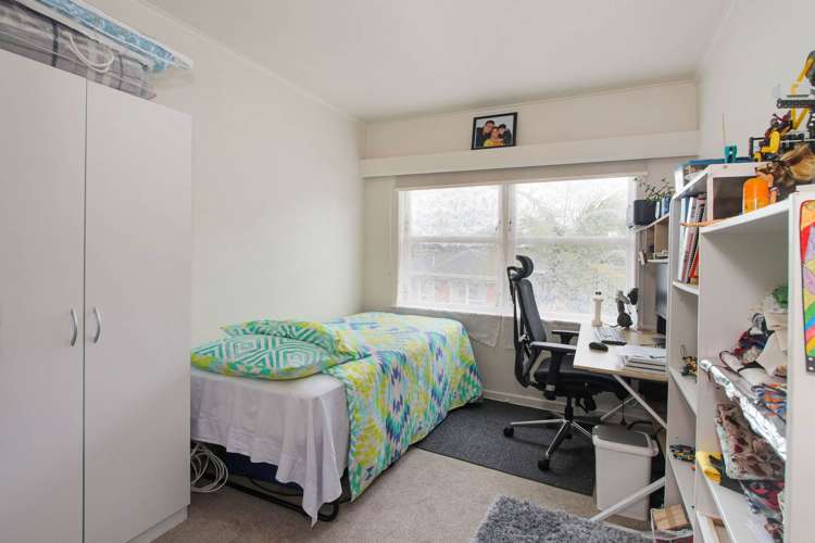 2/7 Lydia Avenue Northcote_21