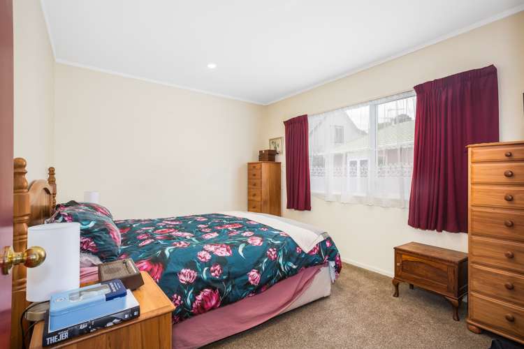 2c James Street Plimmerton_10