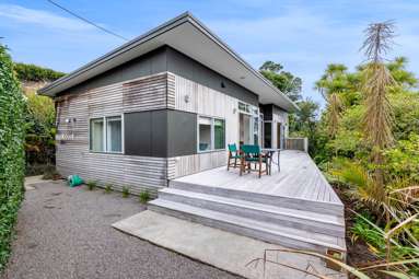 460A Devon Street West_4