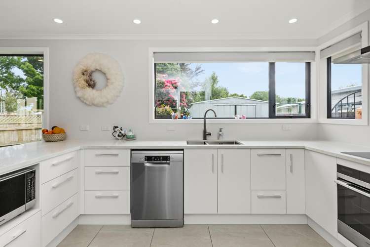 600 Murdoch Road East Akina_7