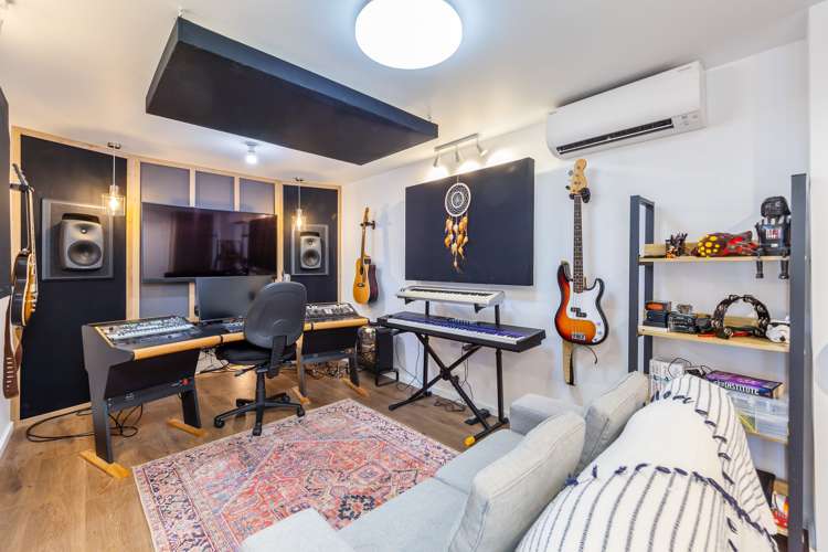 12 Seafarer Crescent Stanmore Bay_7