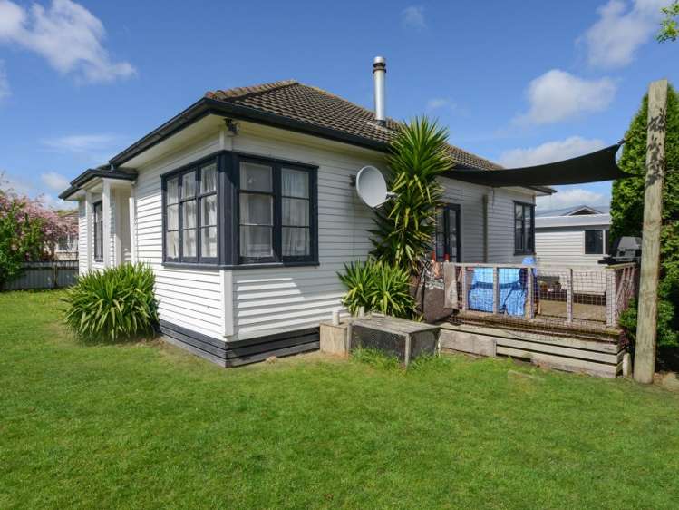 618 Park Road South Akina_2