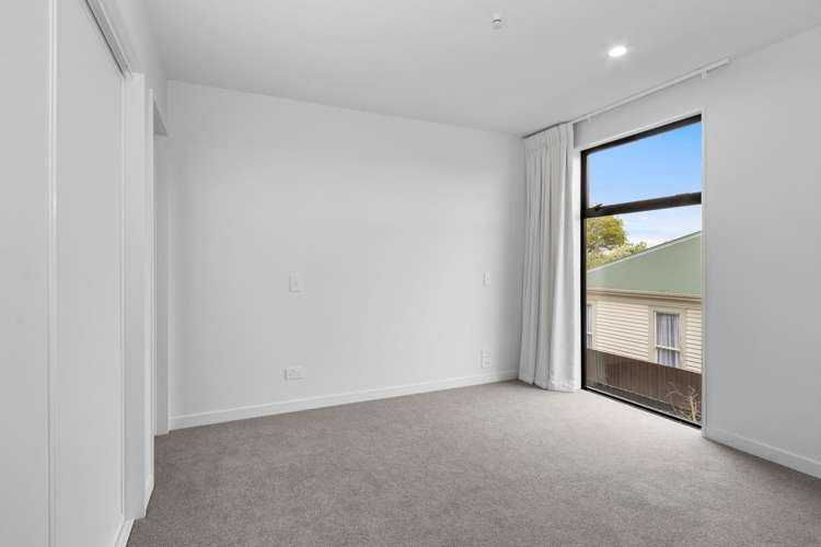 2/16 Baretta Street Somerfield_4