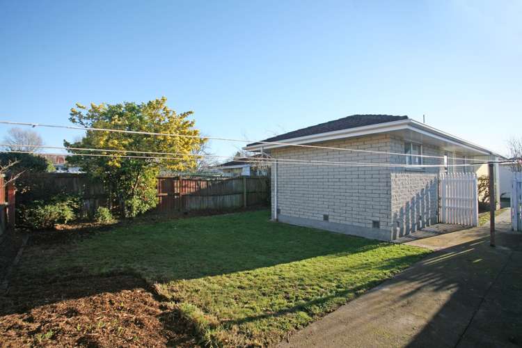 2/4 Glenys Place Broomfield_13