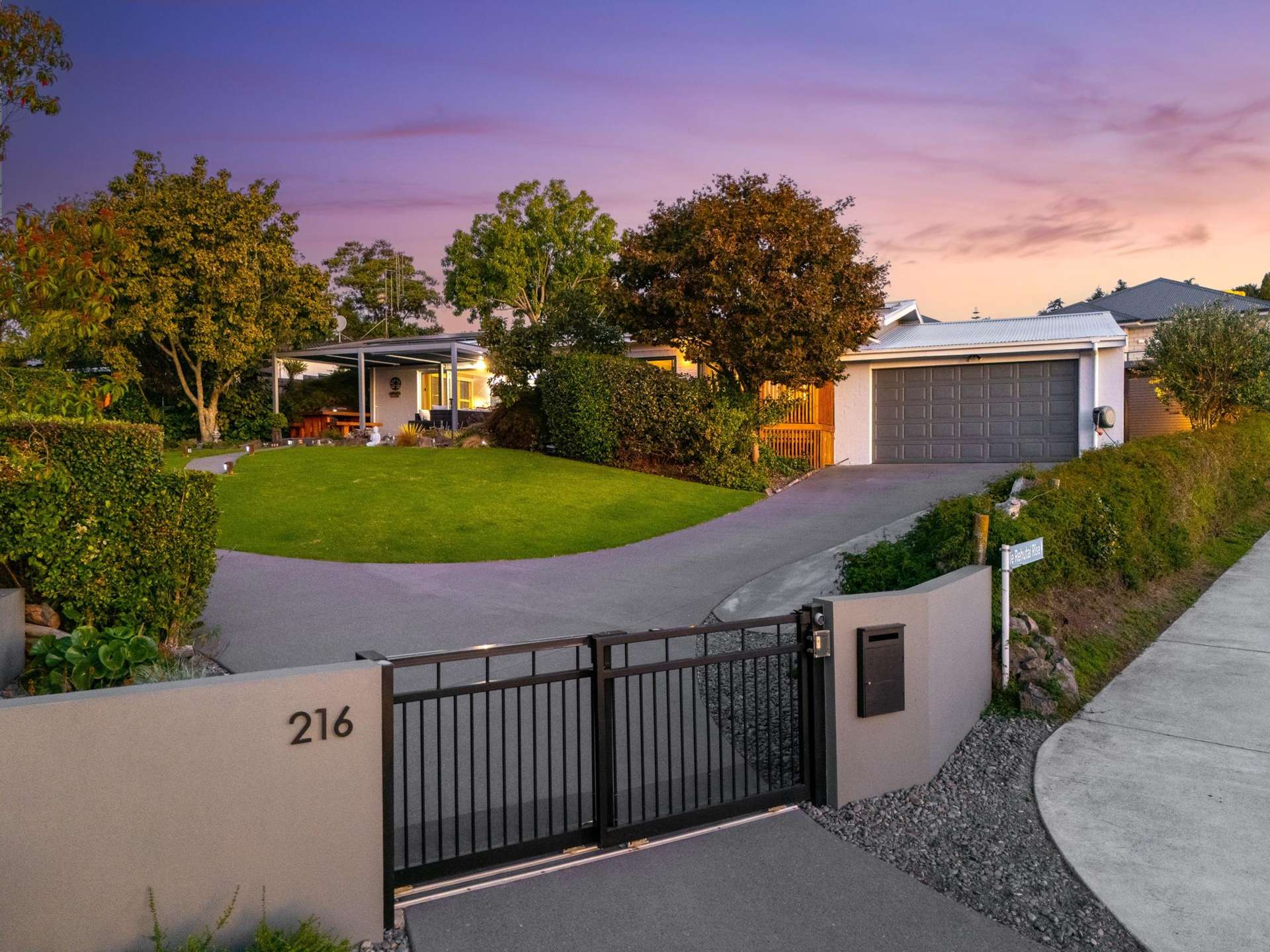 216 Welcome Bay Road Welcome Bay_0